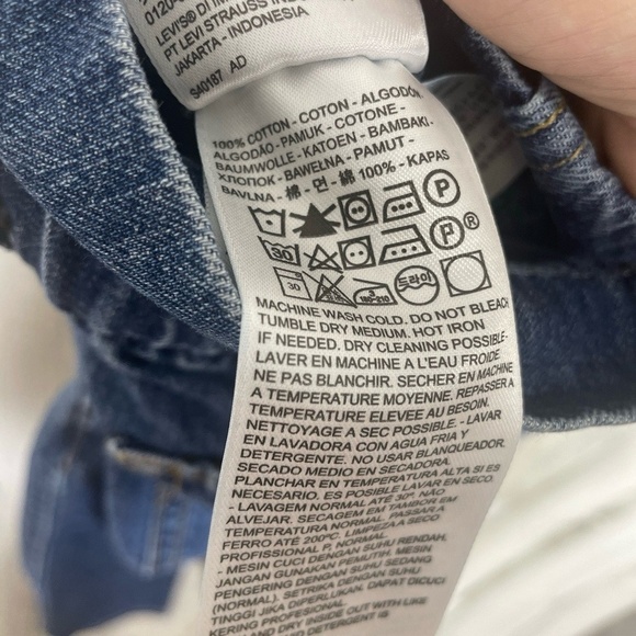 Levi's Jeans High Rise Paperbag Jeans size 28 Blue Denim Tapered Relaxed Casual - Picture 9 of 9